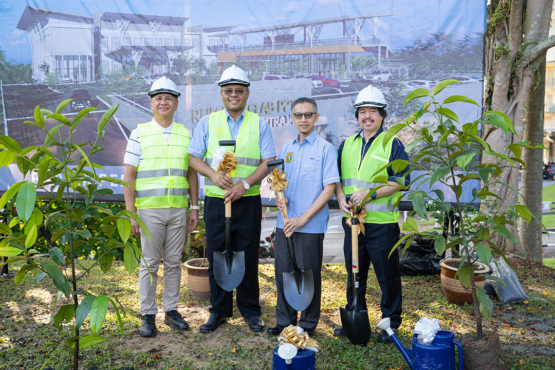 MAJLIS SERAH TAPAK PROJEK RUMAH KELAB PPTD
